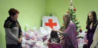 loznica crveni krst obezbedio 540 paketica za ugrozene porodice