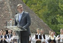 Vučić: Vuk rame uz rame sa Teslom