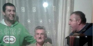SREĆA U DOMU ŽIVKOVIĆA: „Fijat“ menja starog „forda“!