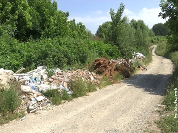 Divlje deponije kraj Drine