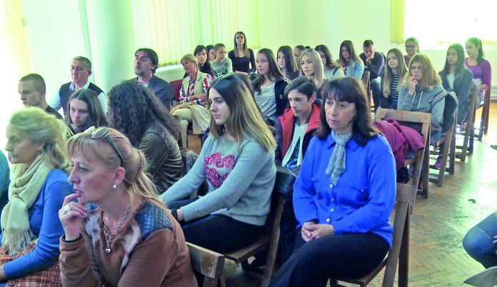 Pevam danju, pevam noću – Pisma Mini Karadžić
