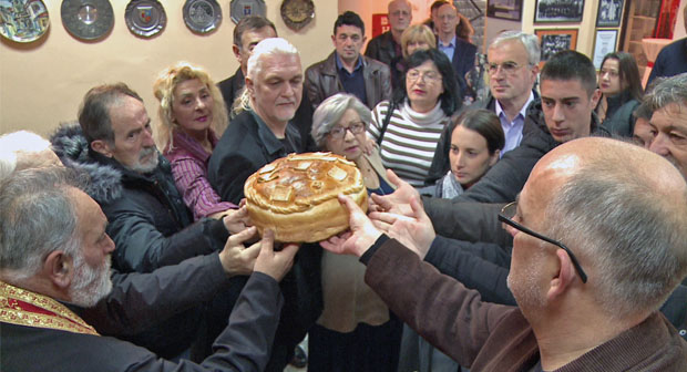 Obeležena krsna slava Vuka Stefanovića Karažića u spomen kući u Tršiću