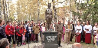Otkriven spomenik najmlađem podoficiru Momčilu Gavriću Loznica
