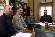 Video projektor za kvalitetniju nastavu Loznički „Rotari klub“ darivao video-projektor Osnovnoj školi „Anta Bogićević“